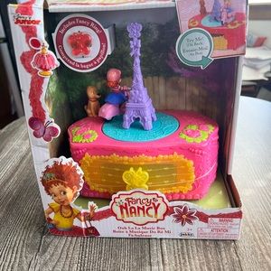 Fancy Nancy oh la la music jewelry box